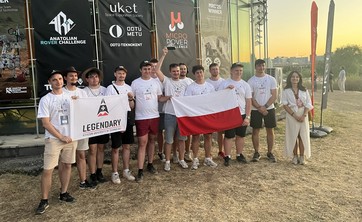Studenci z  zespołu Legendary Rover,