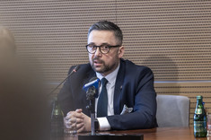 Minister M. Kulasek,
