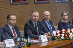 Od lewej: prezydent A. Duda, marszałek W. Ortyl,  prezydent A. Duda, prof. J. Sęp, prof. I. Włoch,