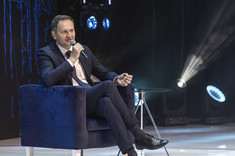 Wiceminister cyfryzacji R. Rosiński,