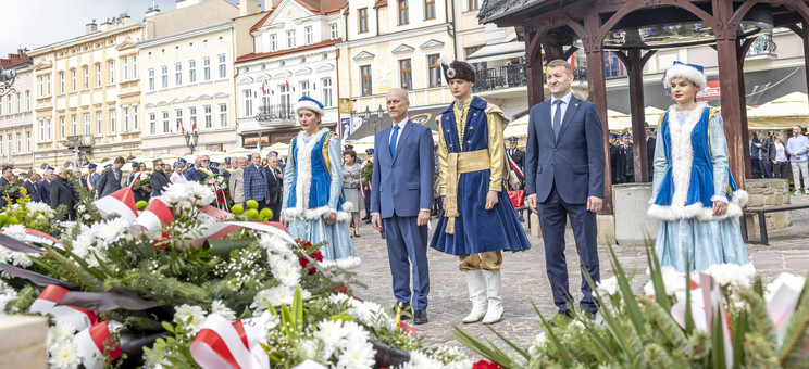 Złożenie kwiatów pod pomnikiem gen. Tadeusza Kościuszki przez przedstawicieli uczelni,