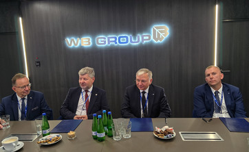 Od lewej: W. Ortyl, prof. P. Koszelnik, P. Wojciechowski, Ł. Jocek,