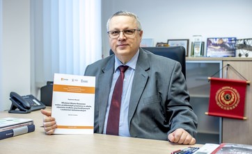 Badania dotyczące problematyki przemocy w szkole, używania środków psychoaktywnych i uzależnień behawioralnych
